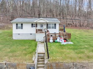 920 Twelve Mile Rd, Princeton, WV 24739