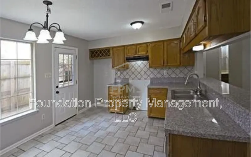 3 bed, 2.0 bath, 1181 sqft, $1,245 — Photo 3
