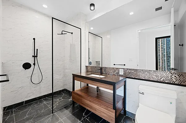 Rented by West 124th Manager LLC | media 43