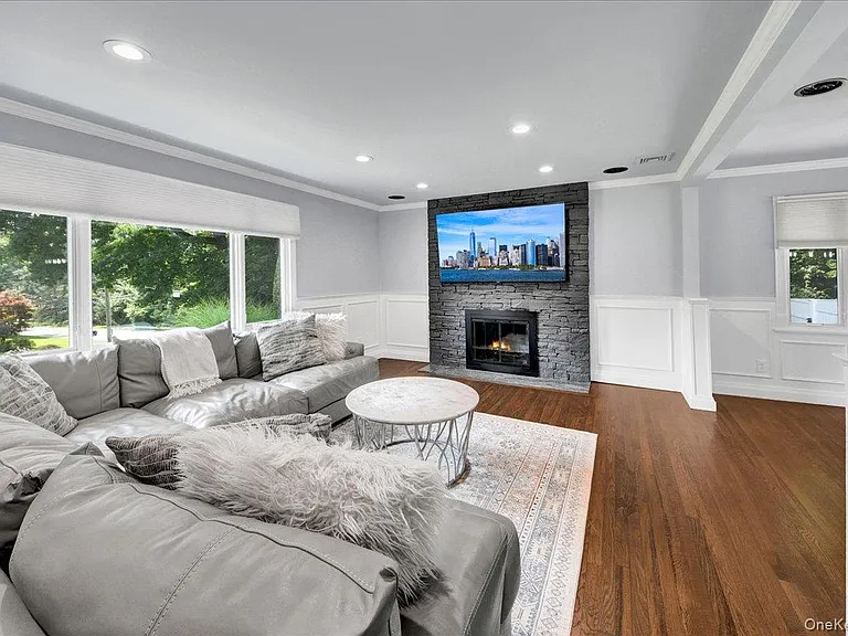 2 Stonycrest Rd — Photo 3