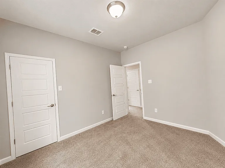 7161 Magnolia Vlg #201 — Photo 14
