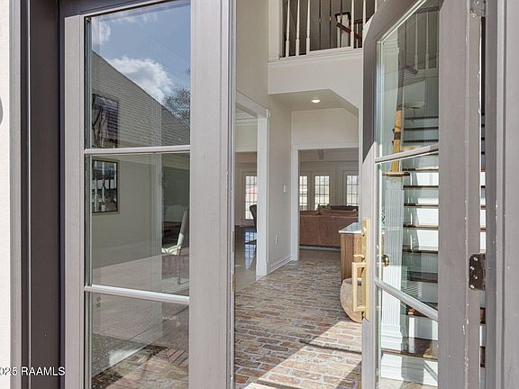 5th image of 206 Woodrich Ln