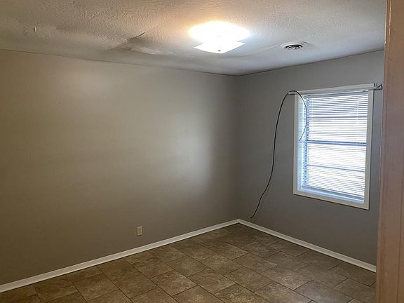 3rd image of 112 McCullough Ave #112