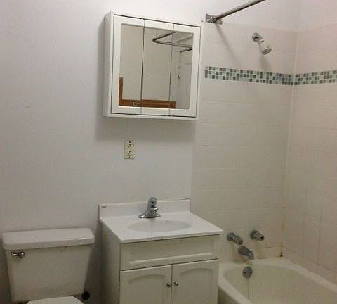 4th image of 2274 W Leland Ave #3W