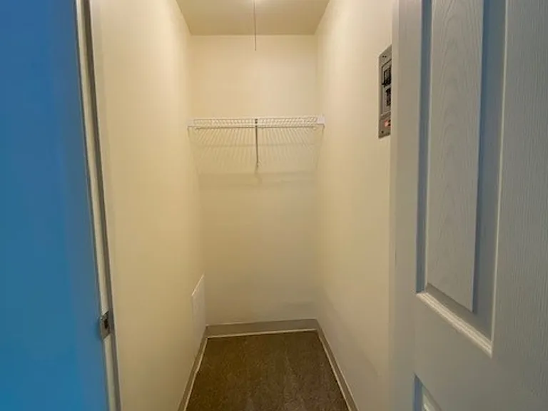 State Place Apartment Homes — Photo 32