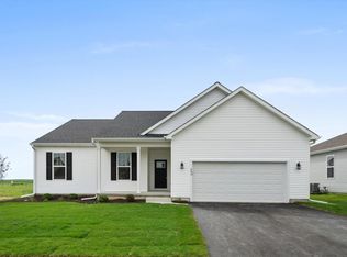 427 Riverbend Dr, Genoa, IL 60135