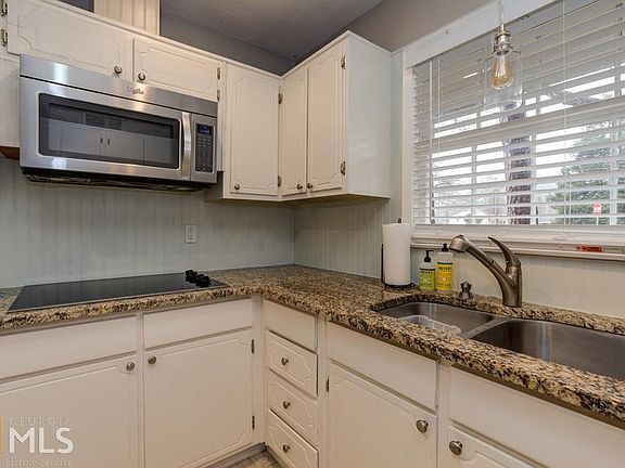 4th image of 3861 Cherrydale Ln SE