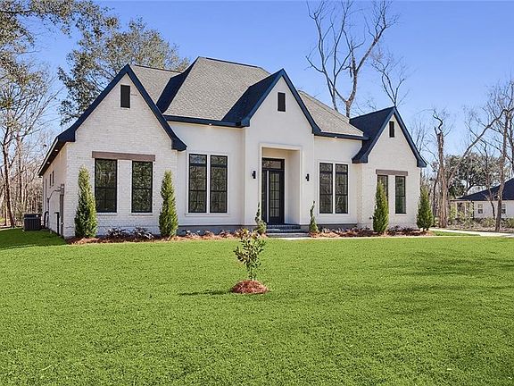 2nd image of 18 Arbor Ln