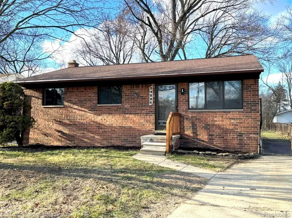 34826 Hazelwood St, Westland, MI 48186