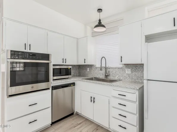 3801 W GOLDEN Lane, Phoenix, AZ 85051