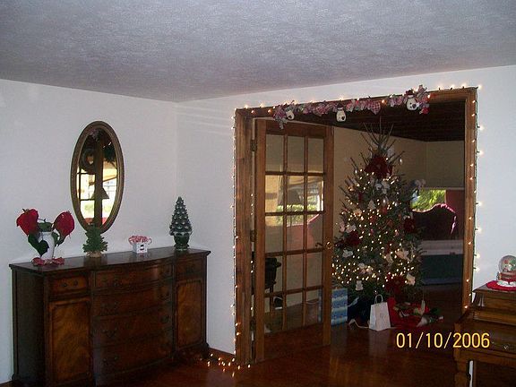 Living room leading to fam. room