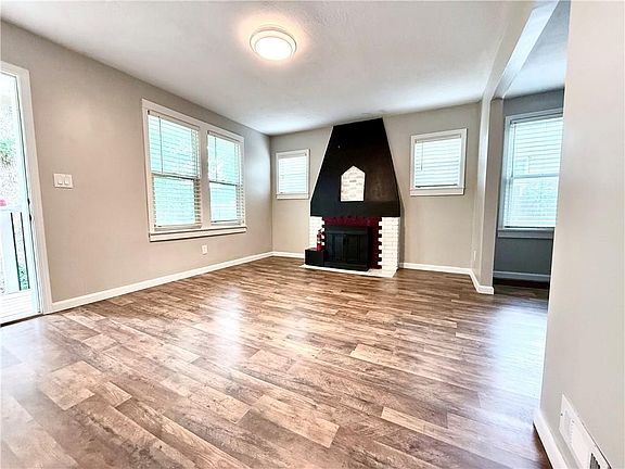 4th image of 4732 Farley Ave