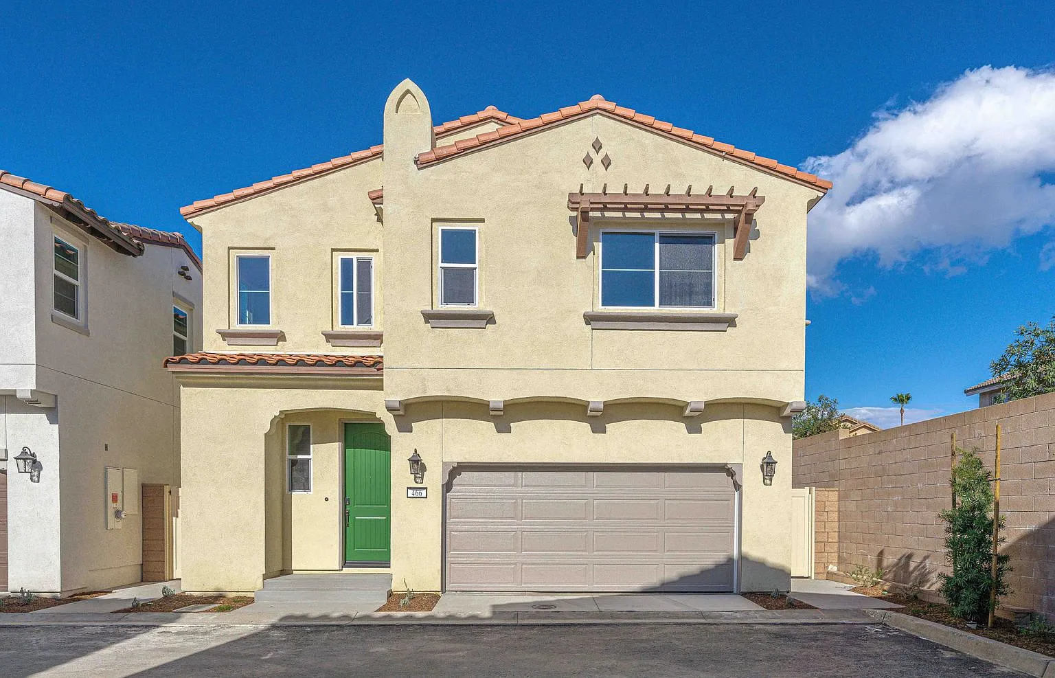 Move-In Ready Luxury in Rose Glen — Photo 4