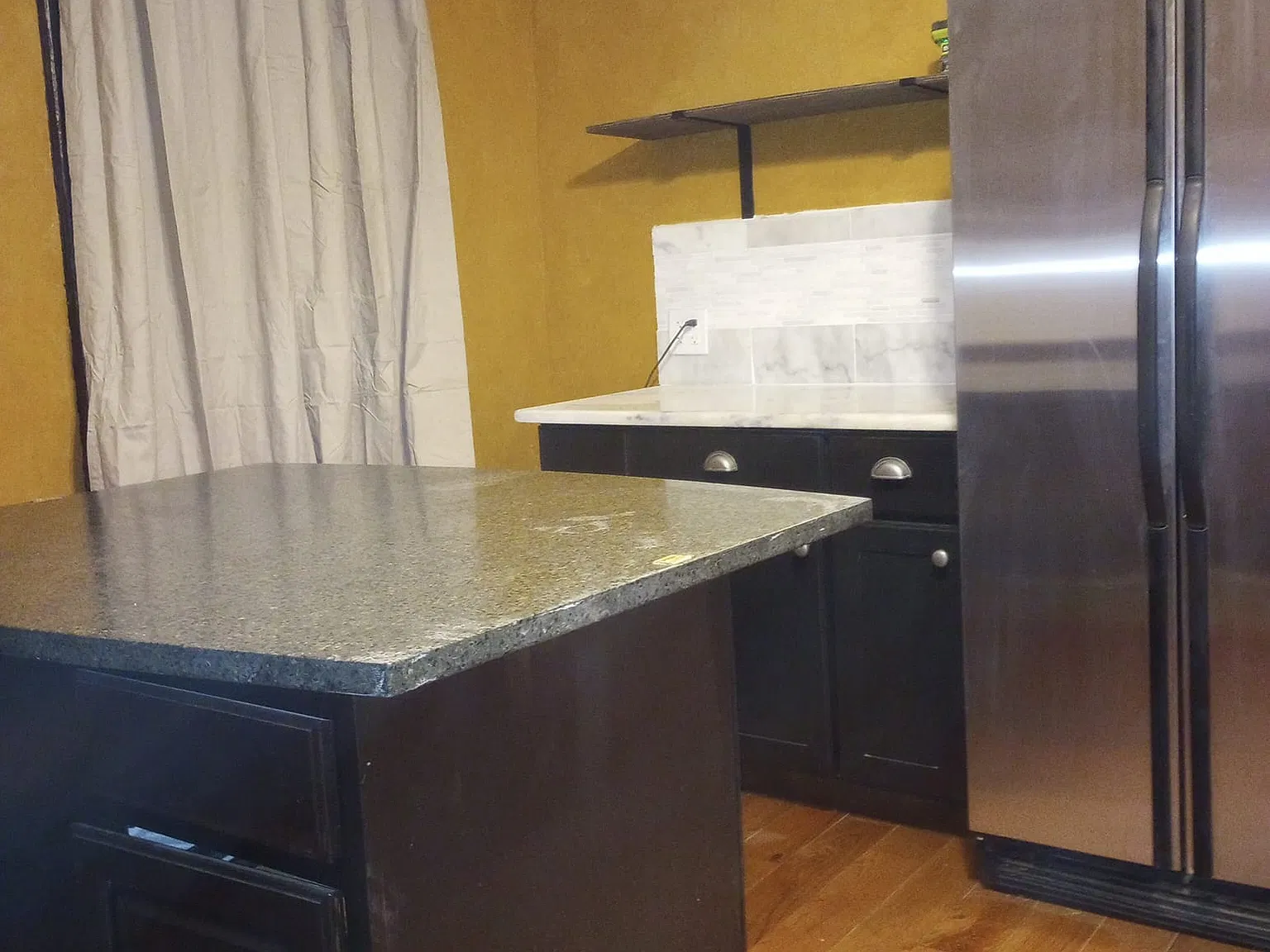 1 bed, 700 sqft, $1,050 — Photo 3