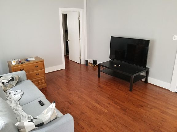 4th image of 1418 E 1st St #1418