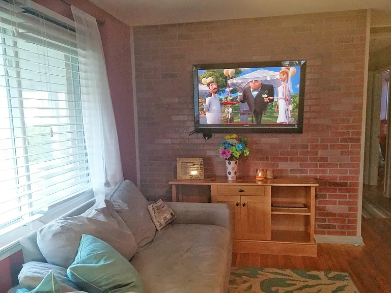 12 Barnes Ct — Photo 3