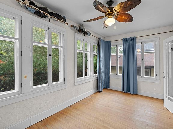 5th image of 700 Summit Ave