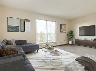 6217 48a Ave #101, Camrose, AB T4V 0L6