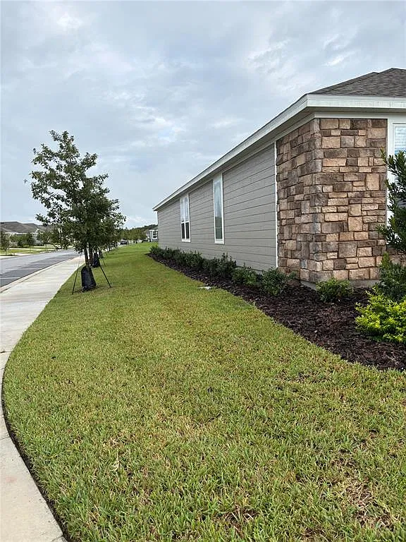 3 bed, 2.0 bath, 2175 sqft, $2,250 — Photo 2