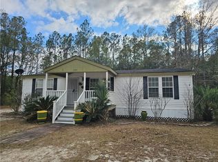 181 Drury Ln, Hortense, GA 31543