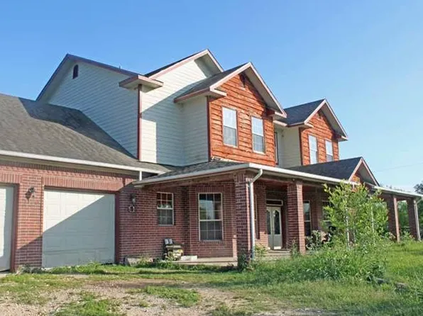 1120 Tomahawk Trl, Dale, TX 78616