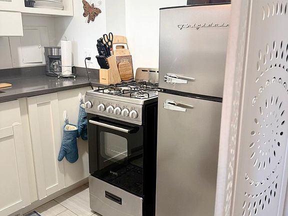 5th image of 2800 Wisconsin Ave NW APT 705