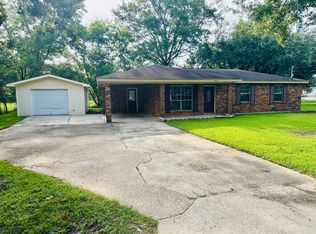 4012 Spruce St, Moss Point, MS 39563