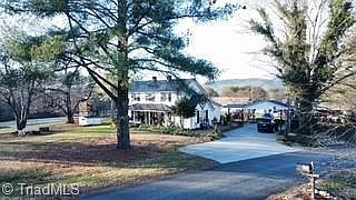 4th image of 1109 Briarcreek Rd