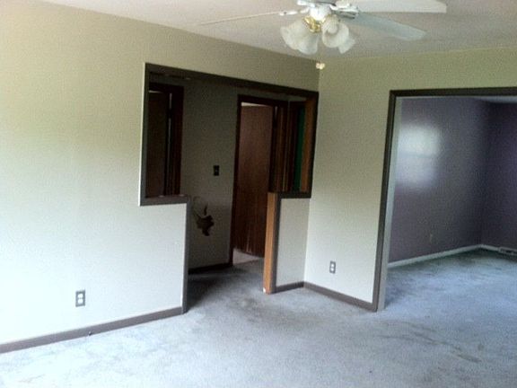 3rd image of 6093 Darby Ln