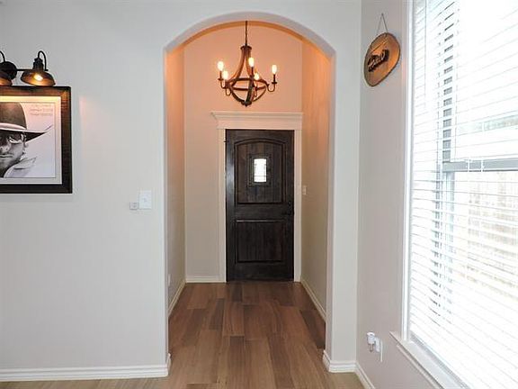 3rd image of 308 Long Leaf St