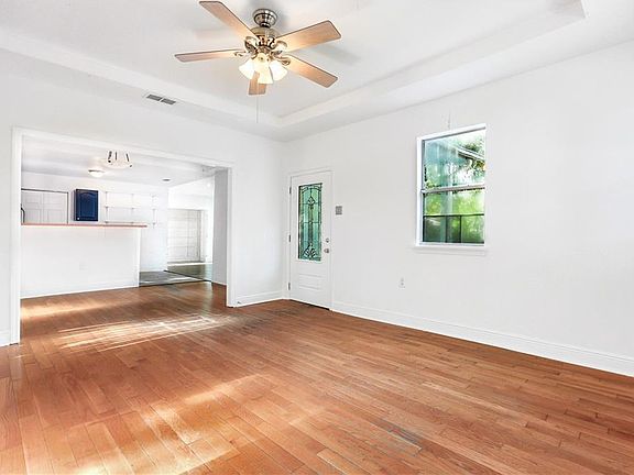 5th image of 4115 Laurel St