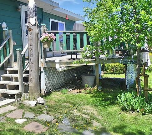 Steps to large back deck
