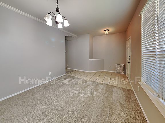3rd image of 844 Kentucky Derby Ln