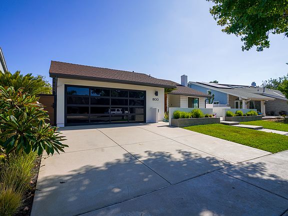 2nd image of 1800 Oriole Dr