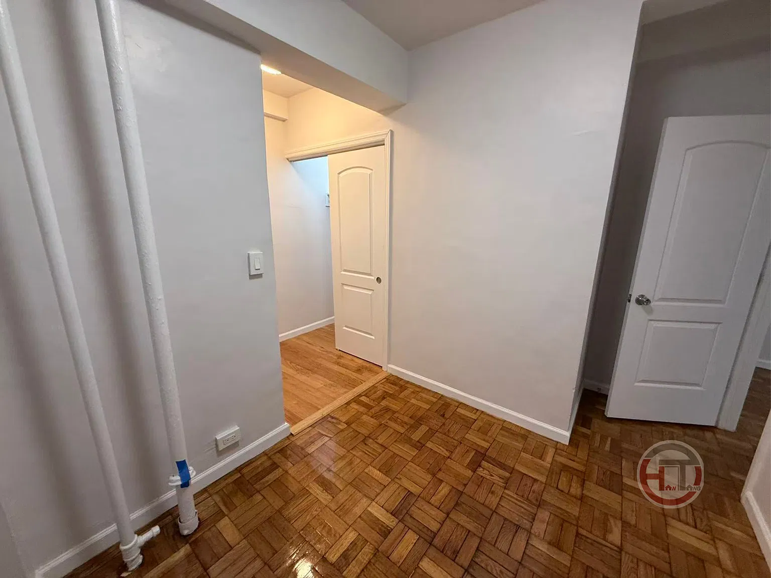 2 bed, 820 sqft, $2,650 — Photo 4