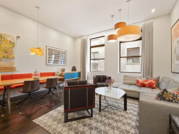 257 W 17th St APT 2B, New York, NY 10011