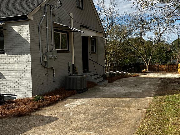 5th image of 1214 West Ave #A