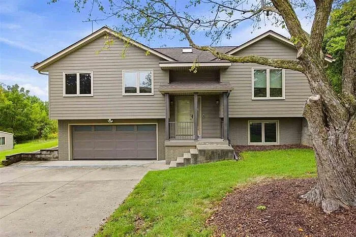 3 bed, 2.5 bath, 1738 sqft, $2,800 — Photo 1