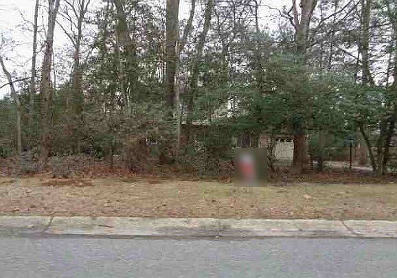 2nd image of 14 Lake Shore Dr
