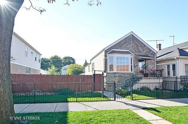 1st image of 5001 W Bloomingdale Ave
