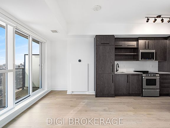 2nd image of 560 Rideau St #1001