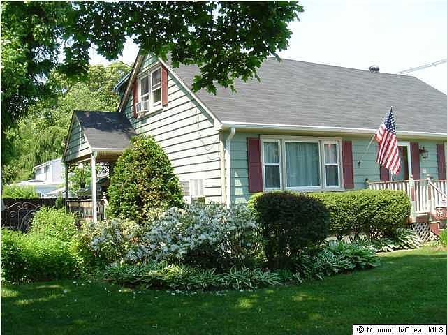 2nd image of 42 Lincoln Cir