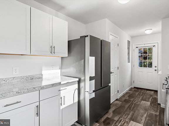 5th image of 32772 Vera Ln
