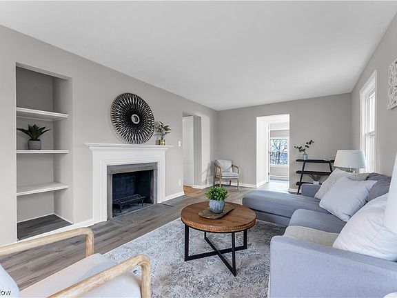 3rd image of 20231 Hillcrest Dr