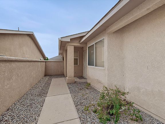 5th image of 476 Medina Meadows Dr NE