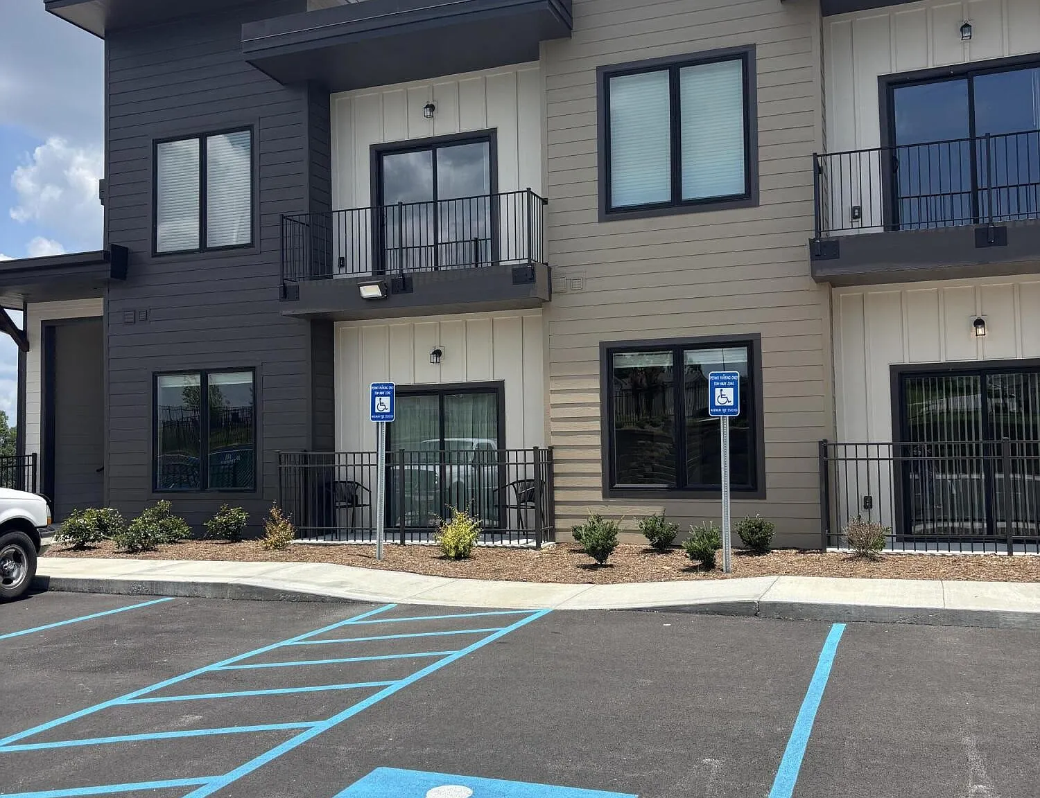 1 bed, 1.0 bath, 550 sqft, $1,275 — Photo 1