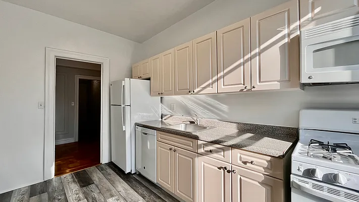 Rented by Sovereign Associates | media 9