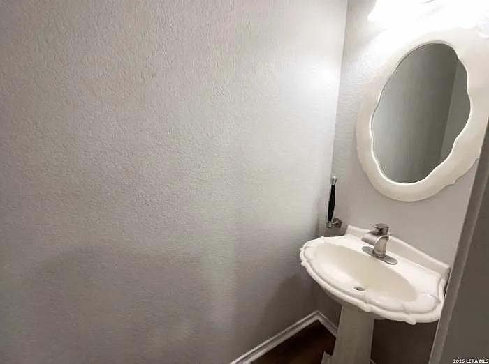 4 bed, 2.5 bath, 2145 sqft, $1,795 — Photo 4