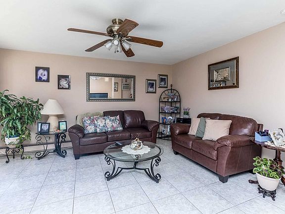 3rd image of 16412 88th St