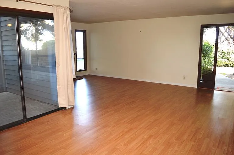 56 Cypress Pl — Photo 6